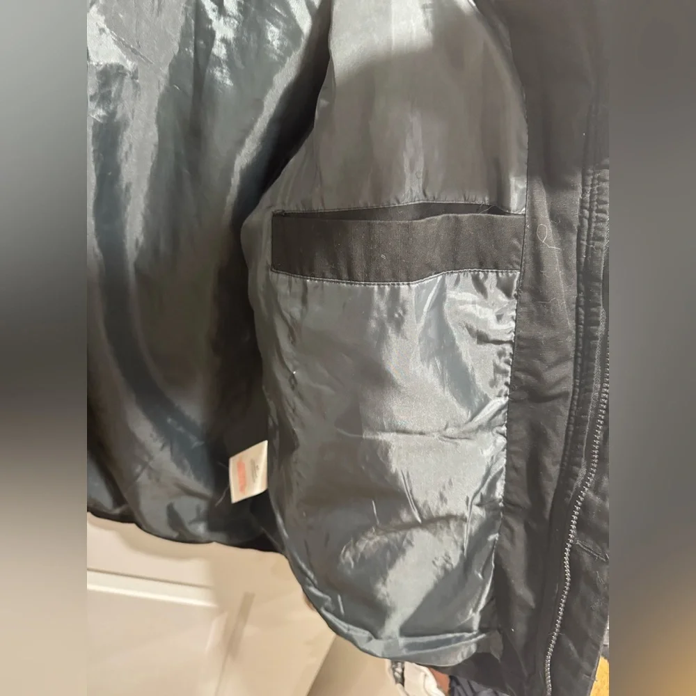 black jacket - Picture 5 of 15